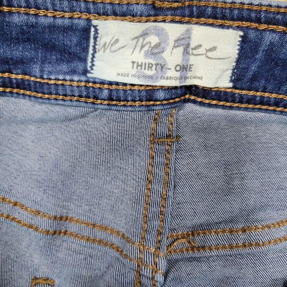 We The Free Women's Flare Bottom Button Fly Blue Jeans Size 31 Inseam 31" - Picture 7 of 8